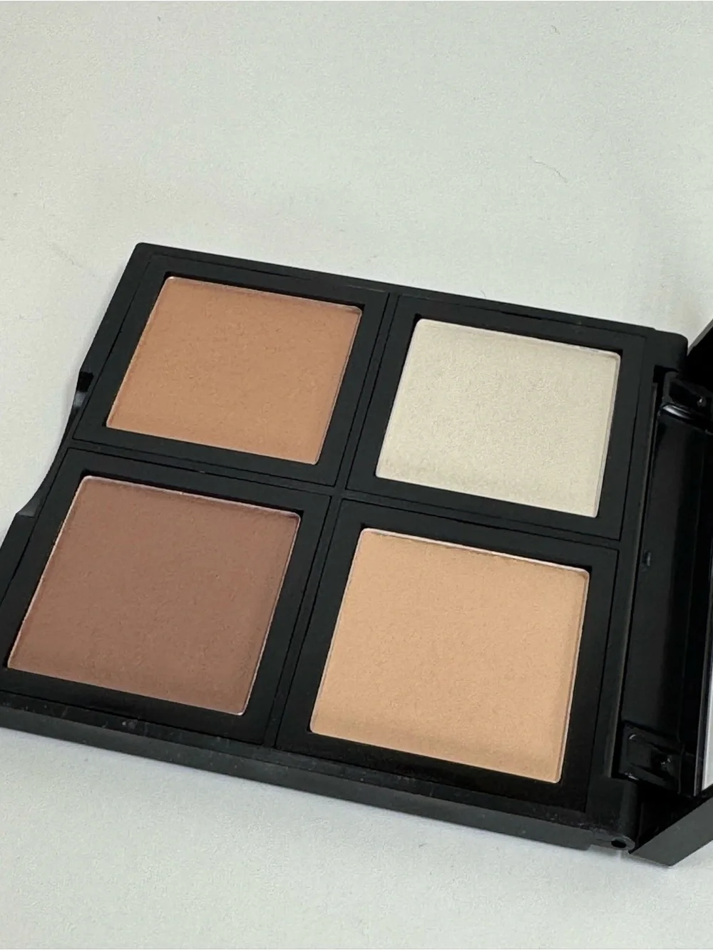 elf Contour Palette Light Medium 0.56oz Powder Makeup New